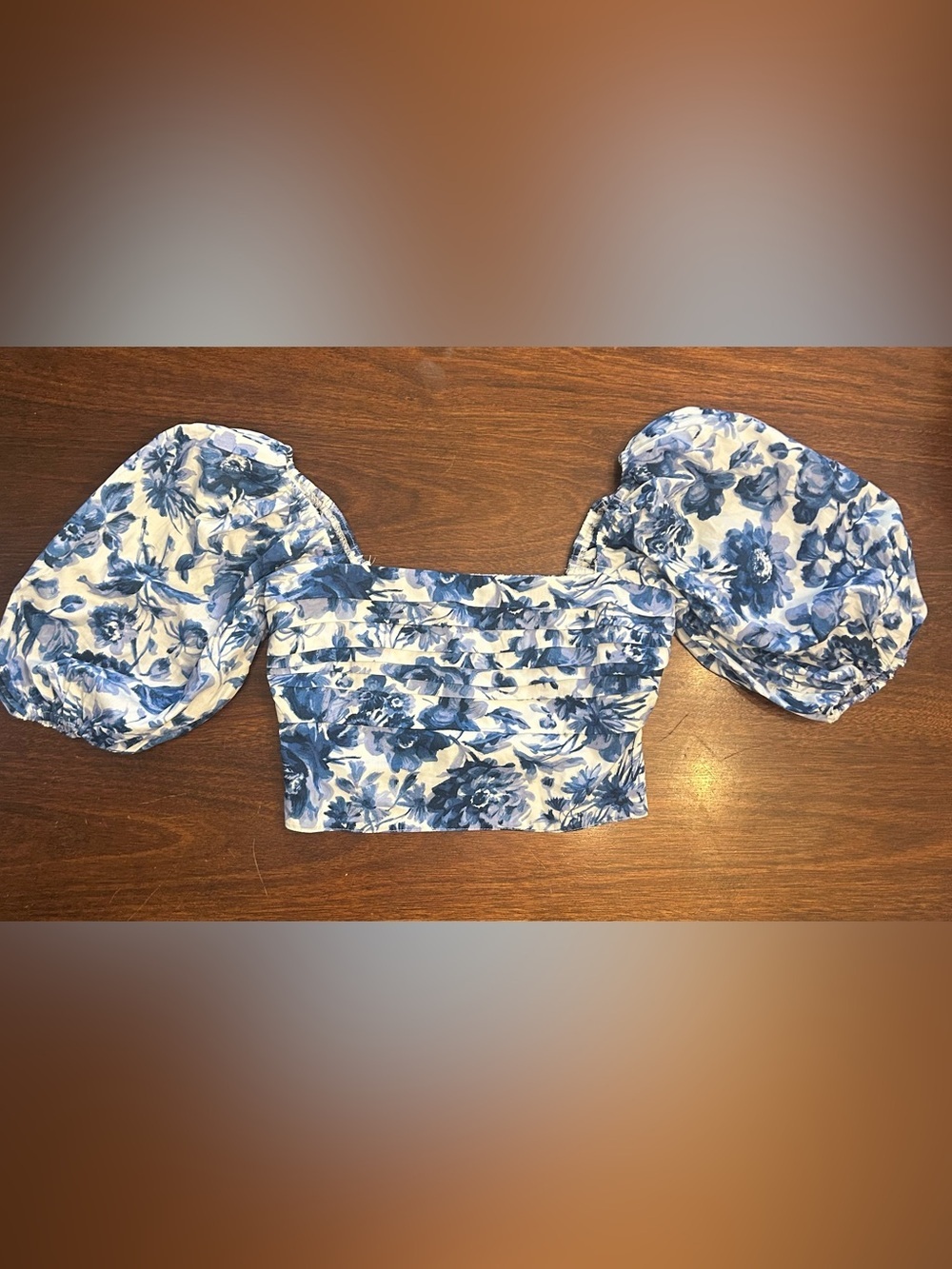 Abercrombie & Fitch White and Blue Floral Puff-Sleeve Crop Top